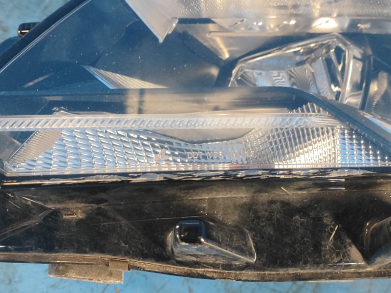 Фара левая PASSAT B8 14- 2015 1.8 CPRA