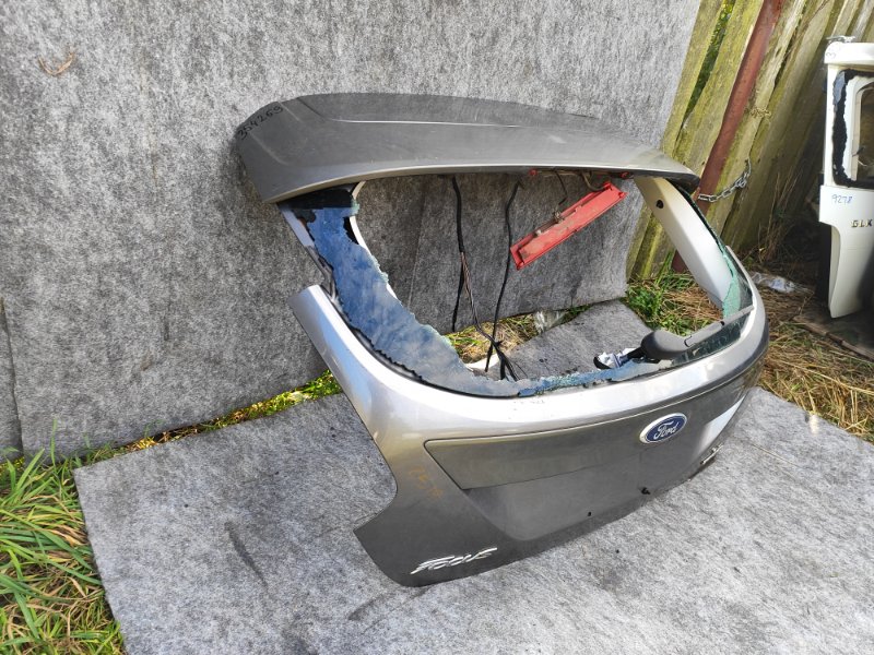 Крышка багажника FOCUS 10-18