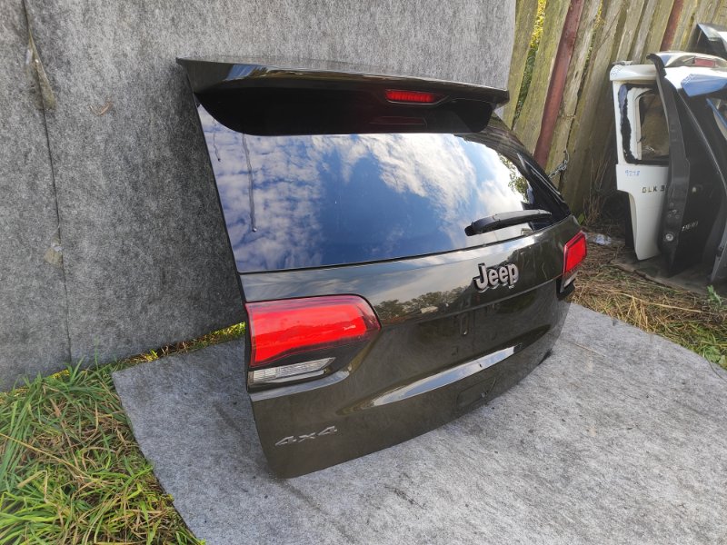 Крышка багажника GRAND CHEROKEE 11-22 2016 WK2 ERC 3.6L Крышка багажника GRAND CHEROKEE 11-22 2016 WK2 ERC 3.6L