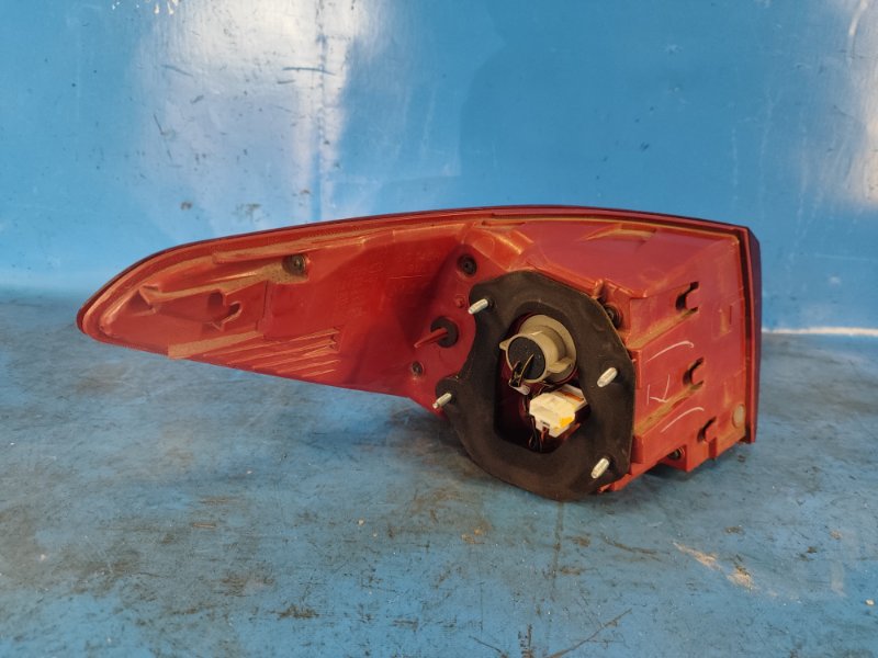 Фонарь наружный правый KIA RIO FB 17- 1.6 G4FM