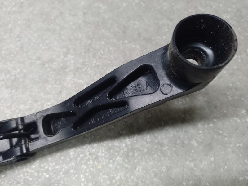 Поводок стеклоочистителя передний правый NISSAN X-TRAIL/ROGUE T32 13-20 2.5 QR25DE