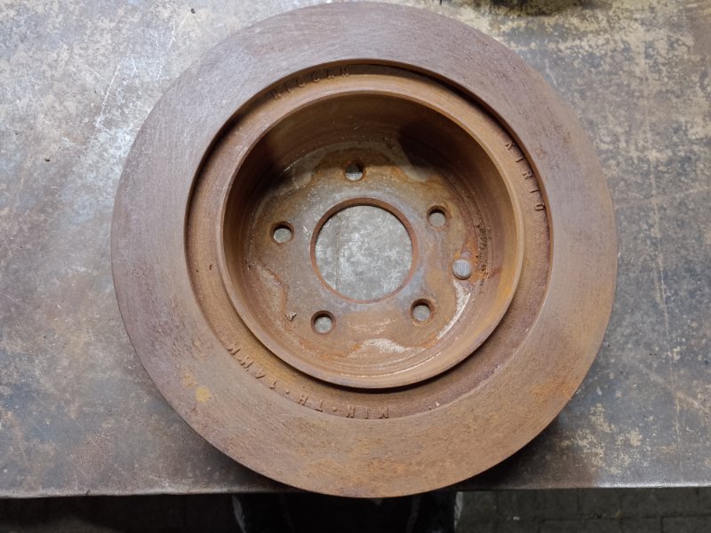 Тормозной диск задний LEAF 10-17