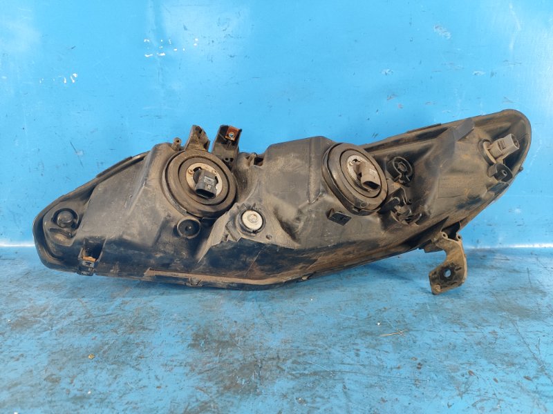Фара правая CIVIC 4D 06-11