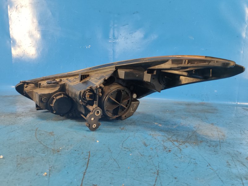 Фара правая ELANTRA MD 10-15