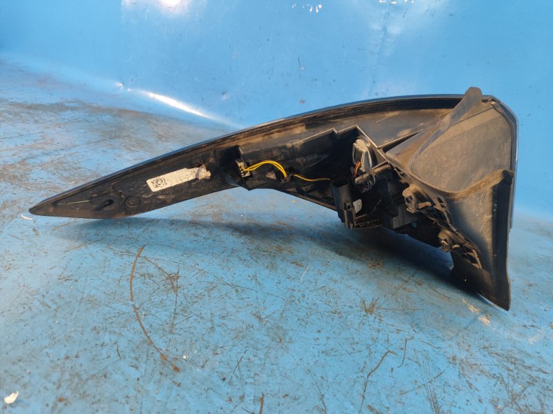 Фонарь наружный правый ESCAPE 12-19 2018 T15HDTX