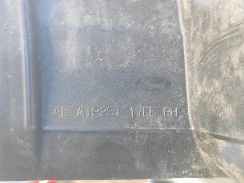 Фонарь наружный правый ESCAPE 12-19 2018 T15HDTX