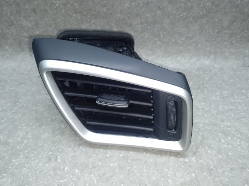 Дефлектор воздушный передний правый NISSAN X-TRAIL/ROGUE T32 13-20 2016 2.5 QR25DE 68760-4BA1A Б/У