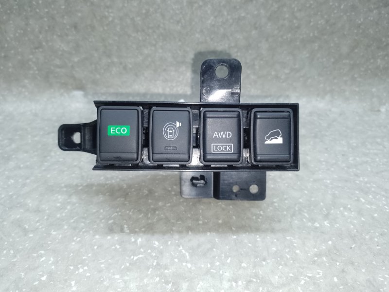 Блок кнопок консоли NISSAN X-TRAIL/ROGUE T32 13-20 2016 2.5 QR25DE 25145-4BA0A Б/У