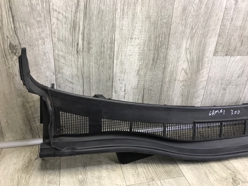 Пластик под лобовое стекло / Жабо CAMRY 55 14-17