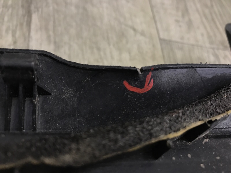 Пластик под лобовое стекло / Жабо CAMRY 55 14-17