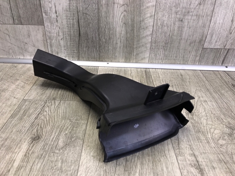 Запчасть воздуховод охлаждения тормозов правый LAND ROVER RANGE ROVER (L405) 12-22 2017-2022 LR098392 новая Воздуховод охлаждения тормозов правый LAND ROVER RANGE ROVER (L405) 12-22 2017-2022 LR098392 новая