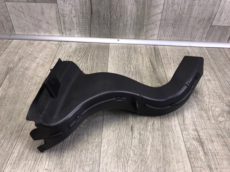 Воздуховод охлаждения тормозов правый RANGE ROVER (L405) 12-22 2017-2022 Воздуховод охлаждения тормозов правый RANGE ROVER (L405) 12-22 2017-2022