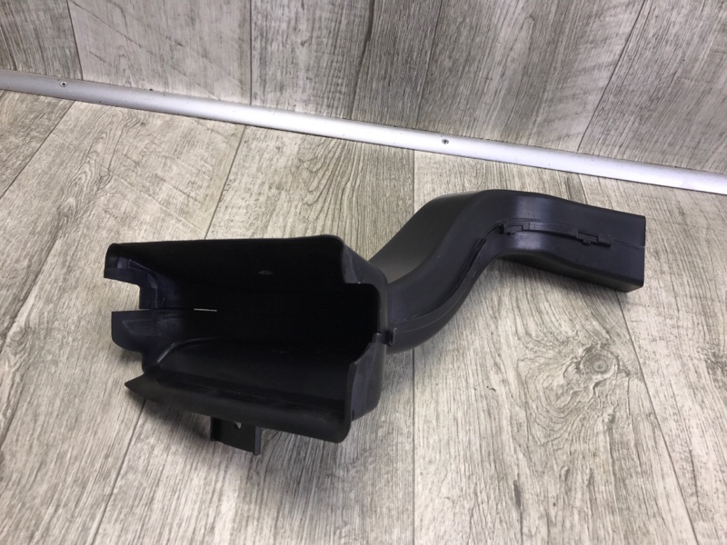 Воздуховод охлаждения тормозов правый LAND ROVER RANGE ROVER (L405) 12-22 Воздуховод охлаждения тормозов правый LAND ROVER RANGE ROVER (L405) 12-22