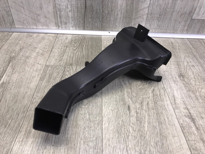 Воздуховод охлаждения тормозов правый RANGE ROVER (L405) 12-22 2017-2022 Воздуховод охлаждения тормозов правый RANGE ROVER (L405) 12-22 2017-2022