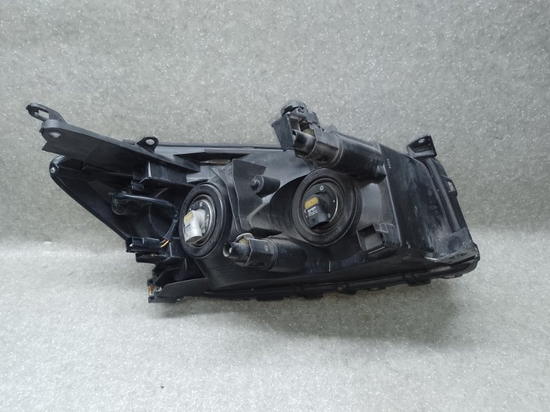 Фара левая TOYOTA RAV4 05-12 2.4 2AZFE