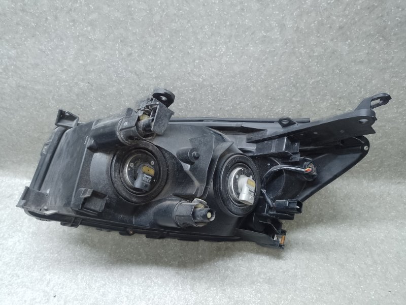 Фара правая TOYOTA RAV4 05-12 2.4 2AZFE