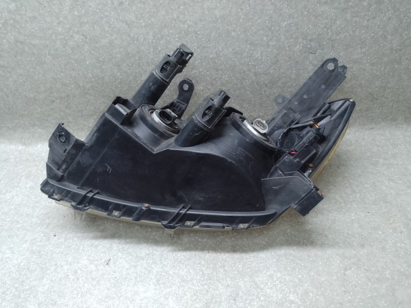Фара правая RAV4 05-12 2006 2.4 2AZFE