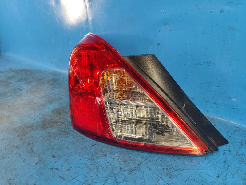 Фонарь наружный левый NISSAN VERSA B17 11-19 1.6 HR16DE