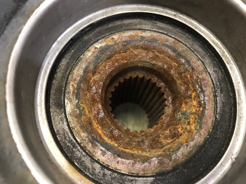 Кулак поворотный правый SOLARA 03-09 COUPE 2.4 2AZFE