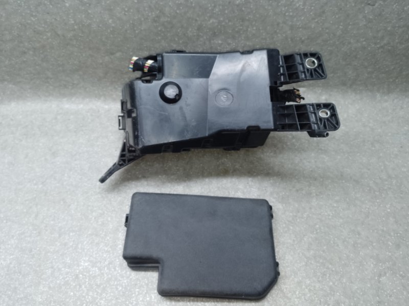 Блок предохранителей моторный отсек правый RAV4 05-12 2006 2.4 2AZFE Блок предохранителей моторный отсек правый RAV4 05-12 2006 2.4 2AZFE