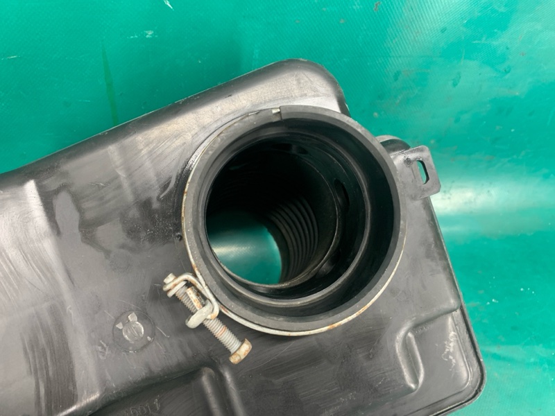 Резонатор воздушного фильтра AVALON 05-12 2006 3.5 2GR-FE