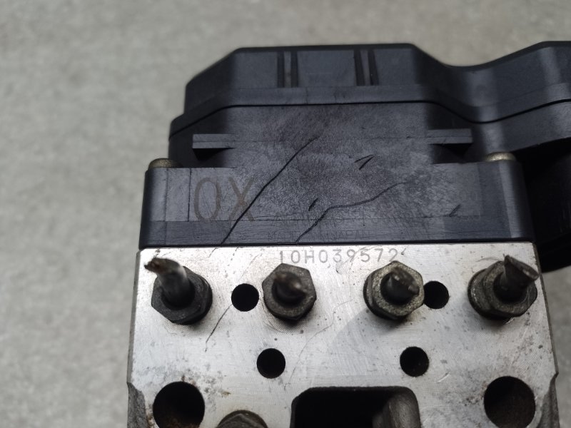 Блок ABS RAV4 05-12 2006 2.4 2AZFE