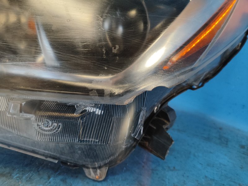 Фара левая RAV4 13-19