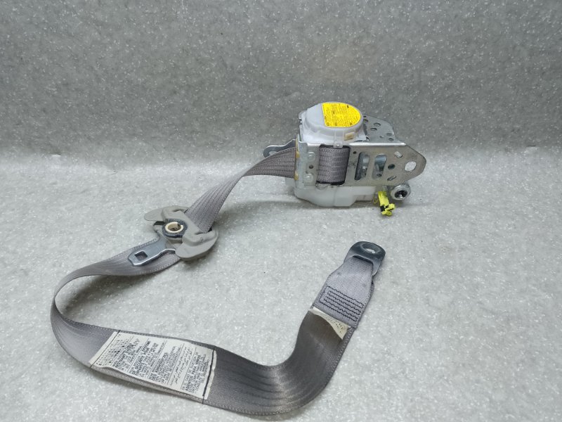 Ремень безопасности передний правый RAV4 05-12 2006 2.4 2AZFE