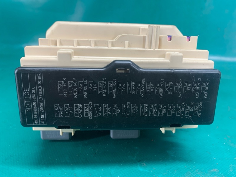 Блок предохранителей салон AVALON 05-12 2006 3.5 2GR-FE