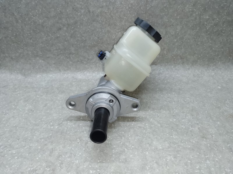 Главный тормозной цилиндр TOYOTA RAV4 05-12 2.4 2AZFE