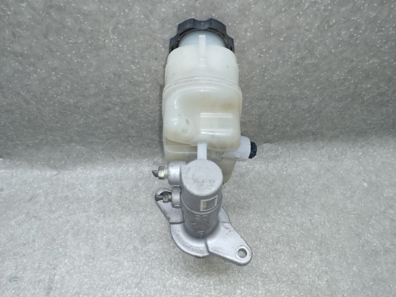 Главный тормозной цилиндр RAV4 05-12 2006 2.4 2AZFE