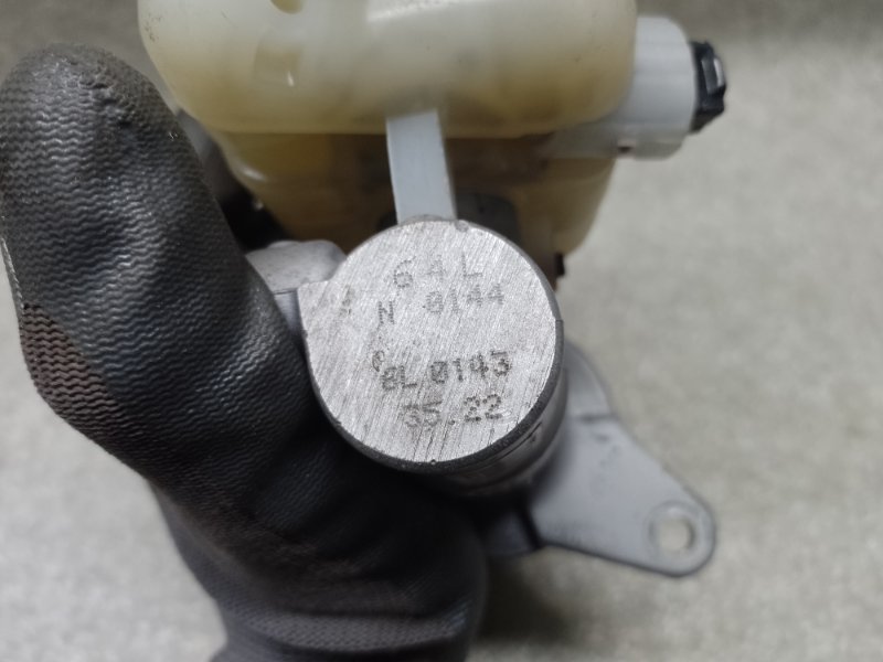 Главный тормозной цилиндр RAV4 05-12 2006 2.4 2AZFE