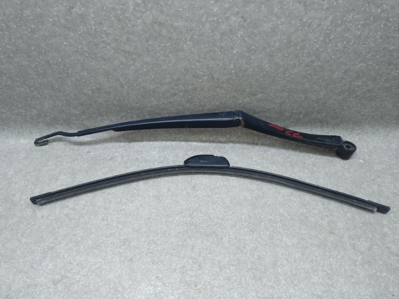 Поводок стеклоочистителя передний левый TOYOTA RAV4 05-12 2006 2.4 2AZFE 85221-42120 Б/У