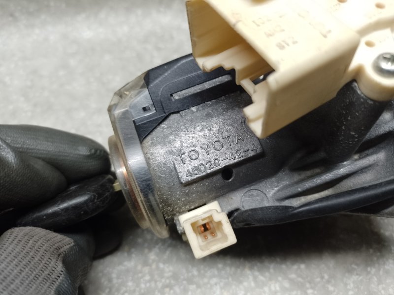 Замок зажигания RAV4 05-12 2006 2.4 2AZFE