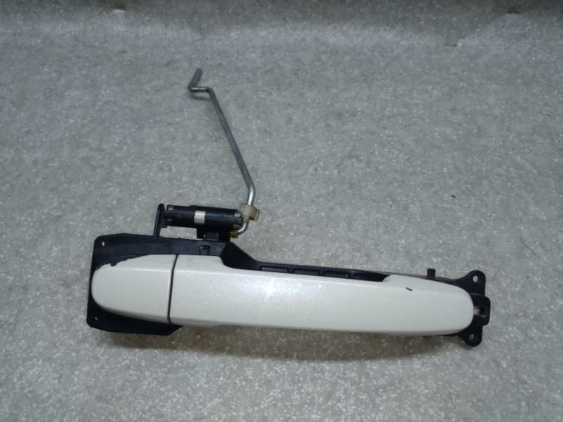 Запчасть ручка двери наружная передняя правая TOYOTA RAV4 05-12 2006 2.4 2AZFE 69211-12220-03 Б/У Ручка двери наружная передняя правая TOYOTA RAV4 05-12 2006 2.4 2AZFE 69211-12220-03 Б/У