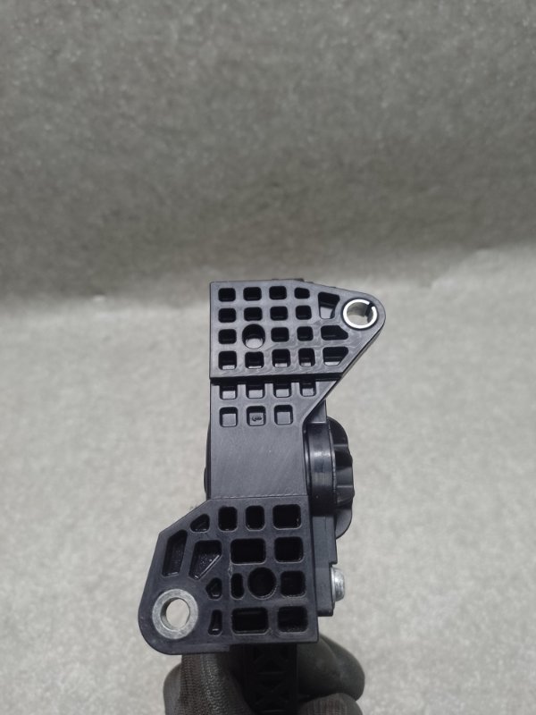 Педаль газа RAV4 05-12 2006 2.4 2AZFE