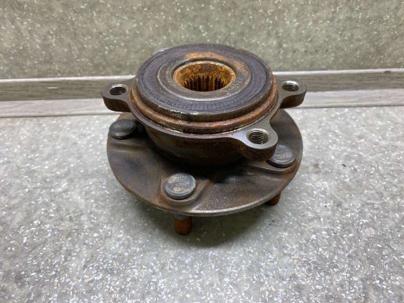 Запчасть ступица передняя MAZDA 3 BM 13-19 B45A-33-04X Б/У Ступица передняя MAZDA 3 BM 13-19 B45A-33-04X Б/У