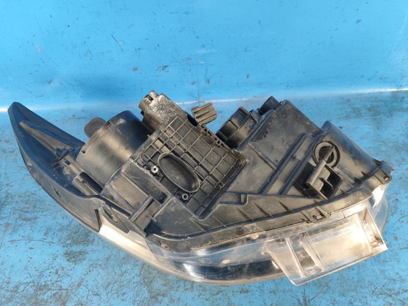 Фара левая SONATA YF 10-14 2012 2.4 G4KK Фара левая SONATA YF 10-14 2012 2.4 G4KK