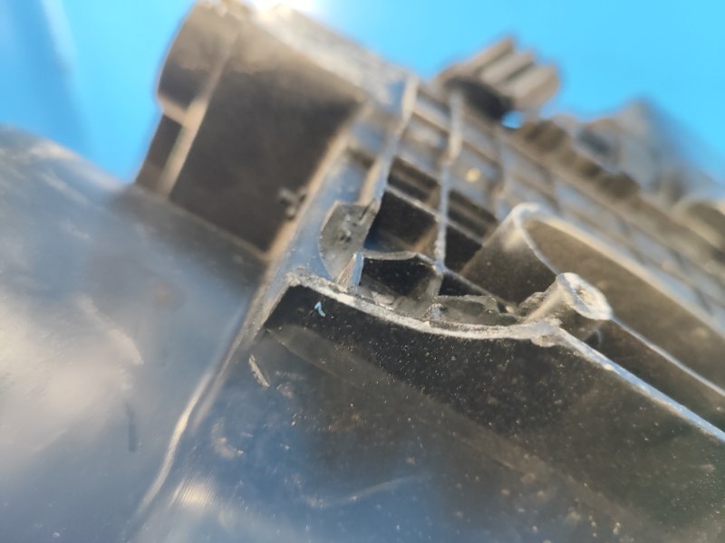 Фара левая SONATA YF 10-14 2012 2.4 G4KK Фара левая SONATA YF 10-14 2012 2.4 G4KK