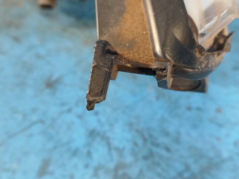 Фара правая EXPLORER 10-20