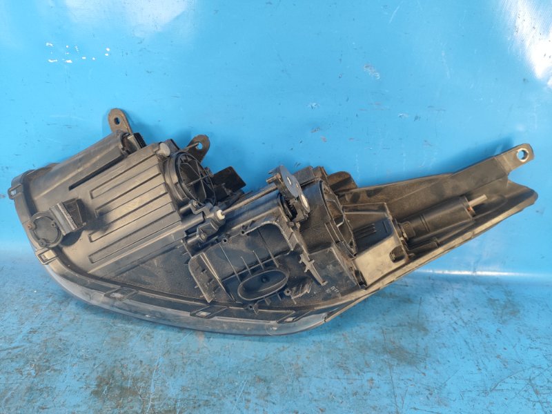 Фара правая ELANTRA GD 12-17 2014 ХЭТЧБЭК 2.0 G4NC Фара правая ELANTRA GD 12-17 2014 ХЭТЧБЭК 2.0 G4NC