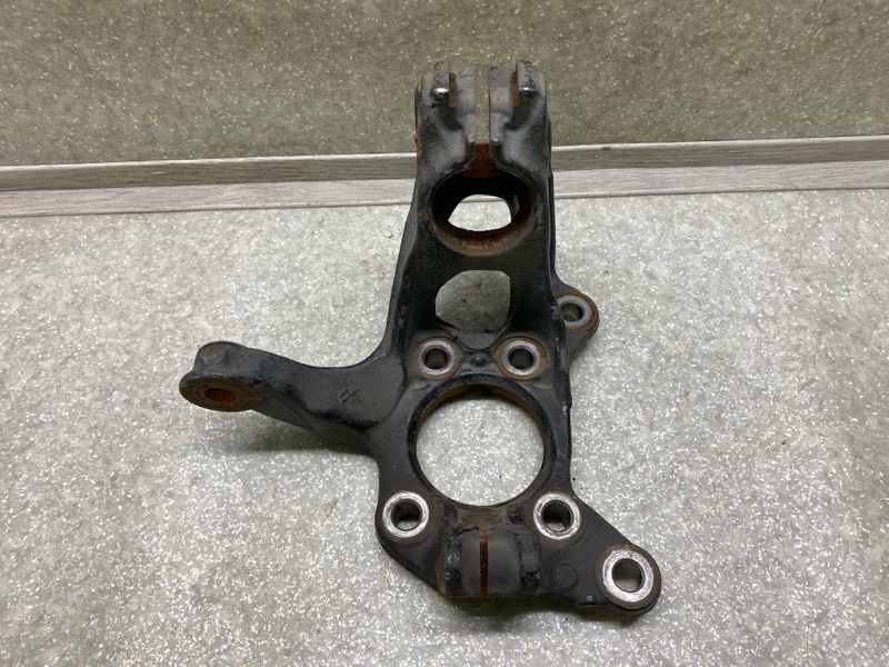 Кулак поворотный левый MAZDA CX-30 19- 2021 2.5L DGH9-33-03Y Б/У