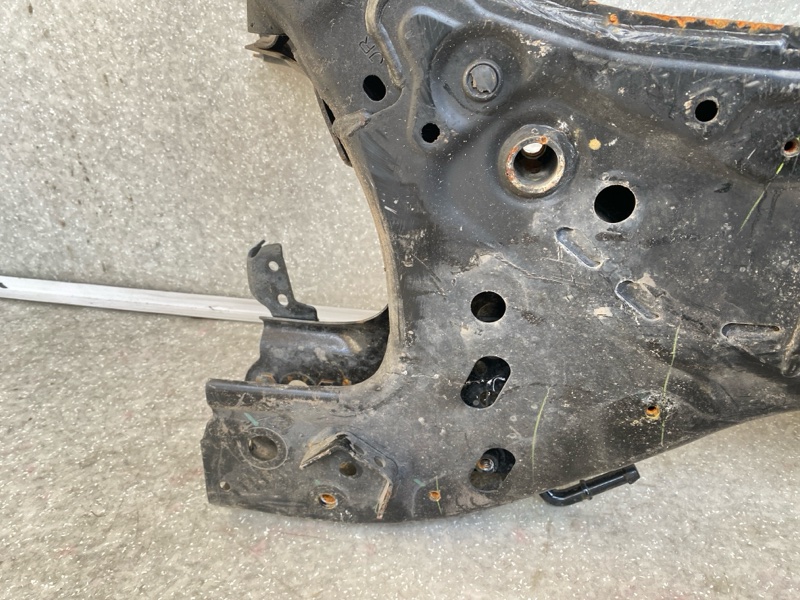 Балка передней подвески CX-30 19- 2021 2.5L