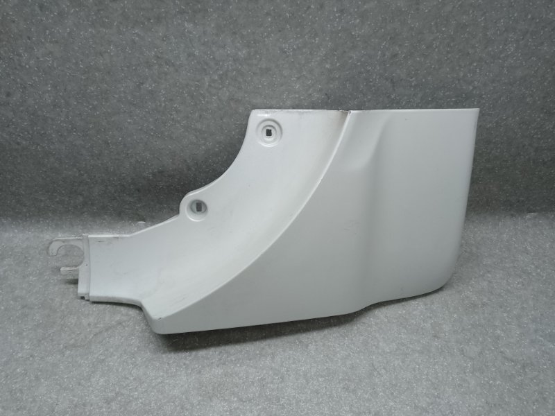 Накладка крышки багажника правая TOYOTA RAV4 05-12 2006 2.4 2AZFE 76805-42010-A1 Б/У