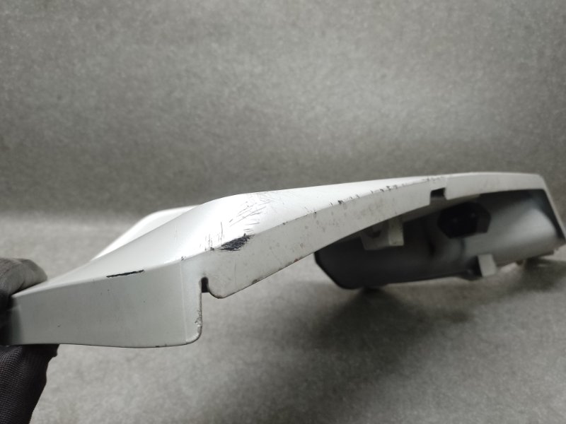 Накладка крышки багажника левая RAV4 05-12 2006 2.4 2AZFE