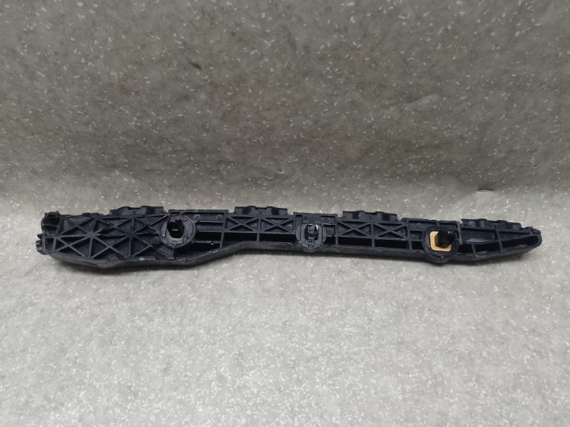 Кронштейн заднего бампера правый RAV4 05-12 2006 2.4 2AZFE