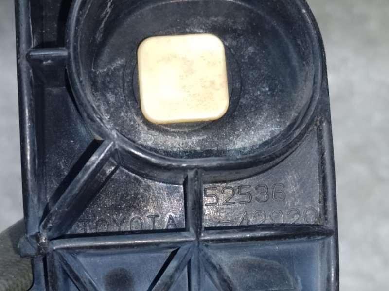 Кронштейн переднего бампера (на крыле) левый TOYOTA RAV4 05-12 2.4 2AZFE