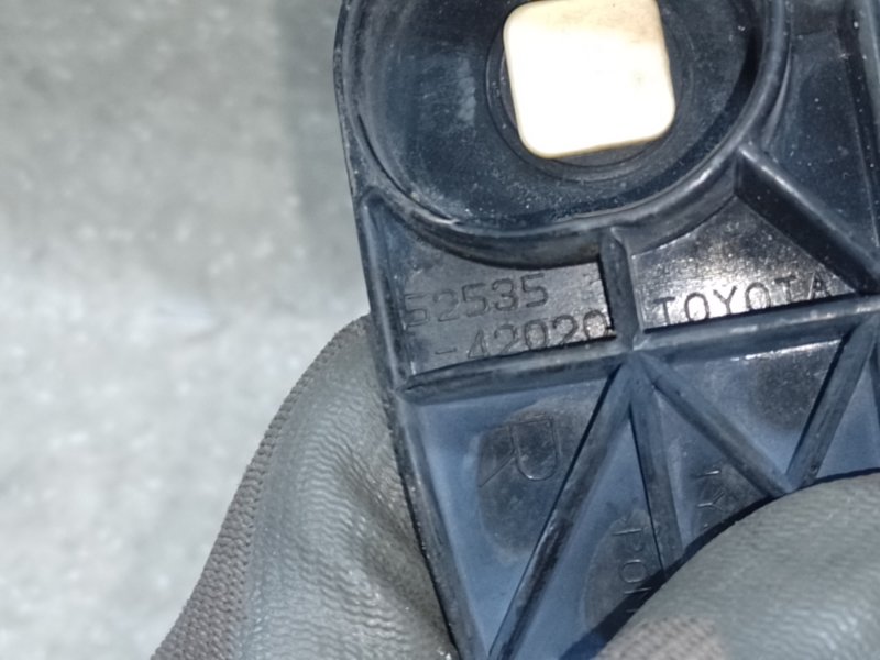 Кронштейн переднего бампера (на крыле) правый TOYOTA RAV4 05-12 2.4 2AZFE Кронштейн переднего бампера (на крыле) правый TOYOTA RAV4 05-12 2.4 2AZFE