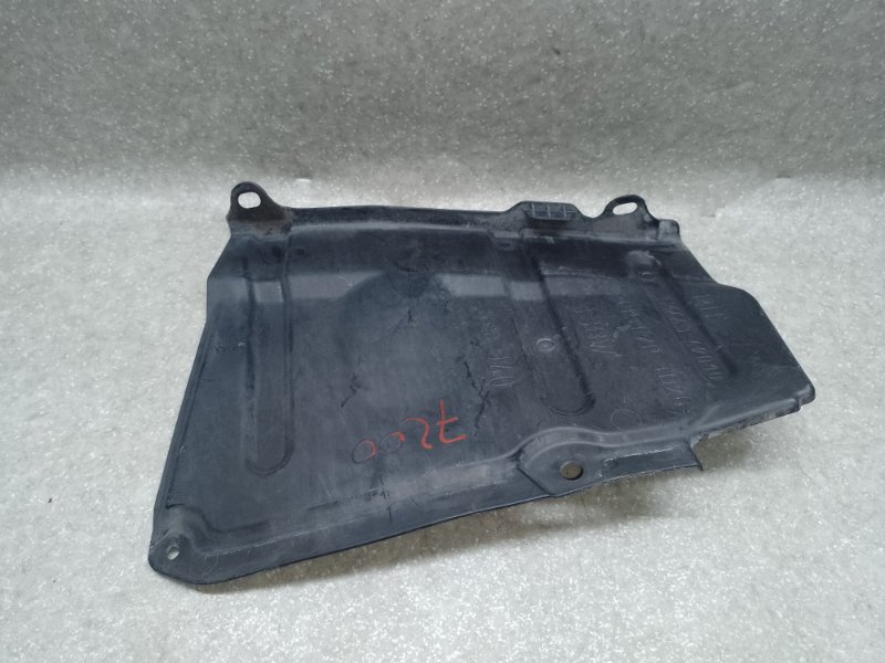 Защита двигателя правая RAV4 05-12 2006 2.4 2AZFE