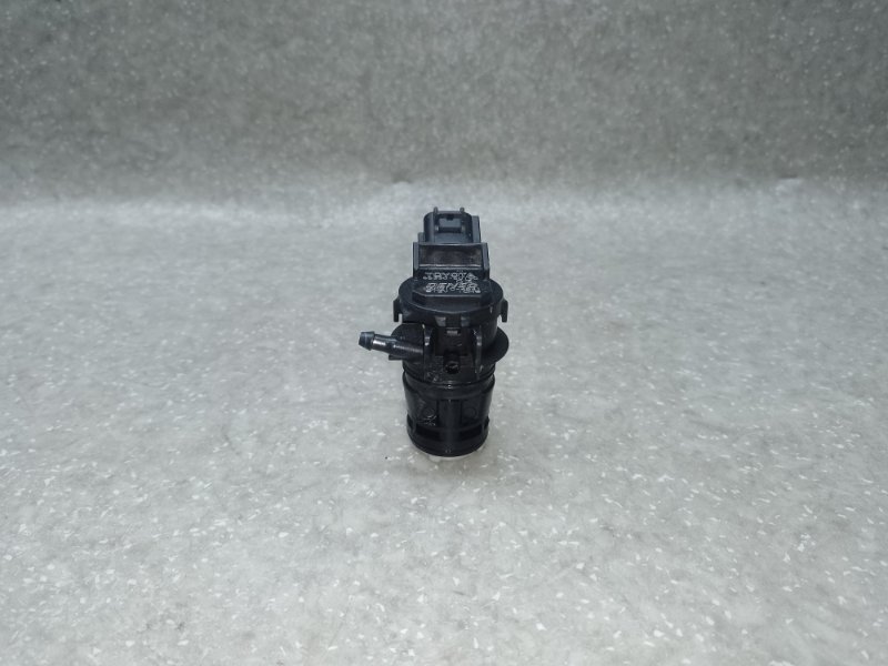 Насос омывателя стекла передний RAV4 05-12 2006 2.4 2AZFE